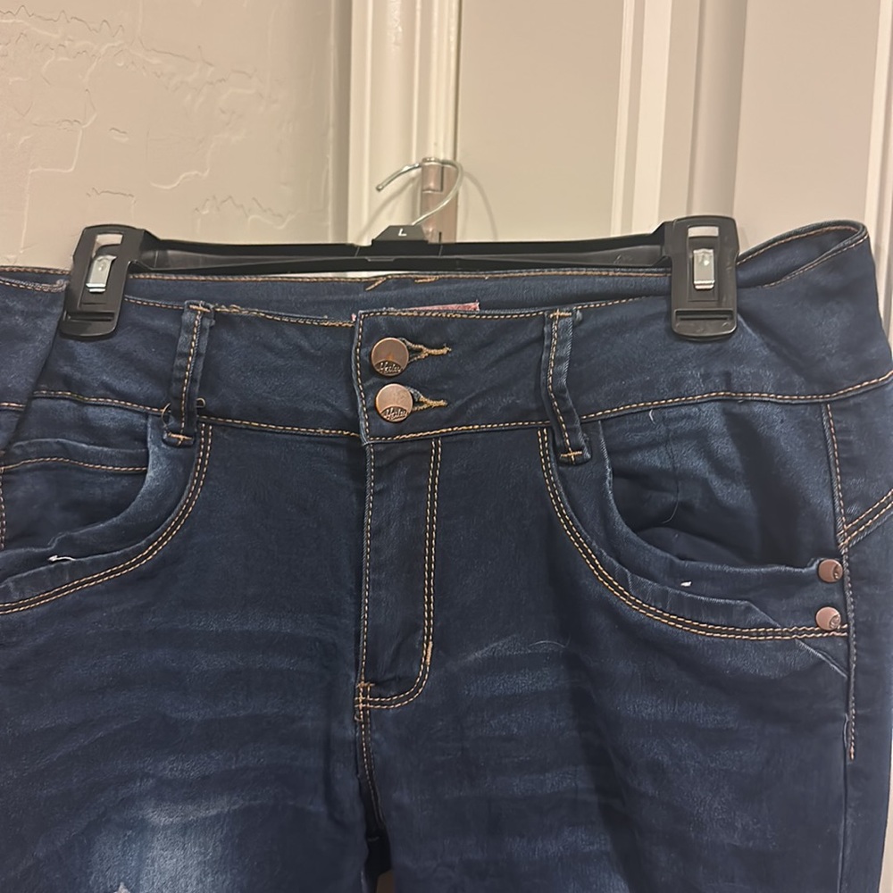 Jeans - Picture 2 of 4
